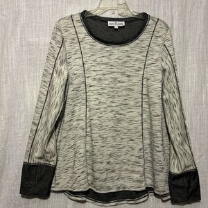 Neon Buddha Crew Neck Gray and Black Women's Top with thumb holes